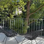 Aner 7 Luxurioeses Familienapartment Fuer Bis Zu 6 Personen Mit Kleinem Heimkino Apartment Dresden