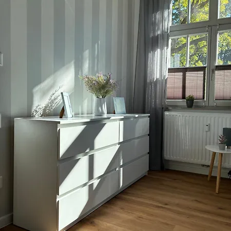 Aner7 Luxurioeses Familienapartment Fuer Bis Zu 6 Personen Mit Kleinem Heimkino دريسدن