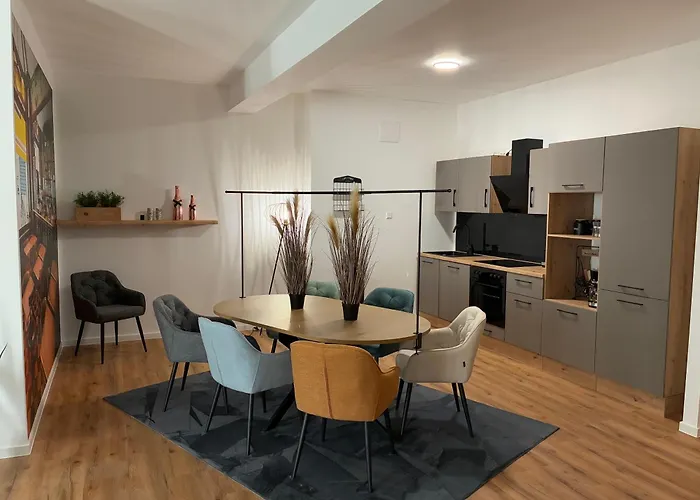 Aner7 Luxurioeses Familienapartment Fuer Bis Zu 6 Personen Mit Kleinem Heimkino Διαμέρισμα