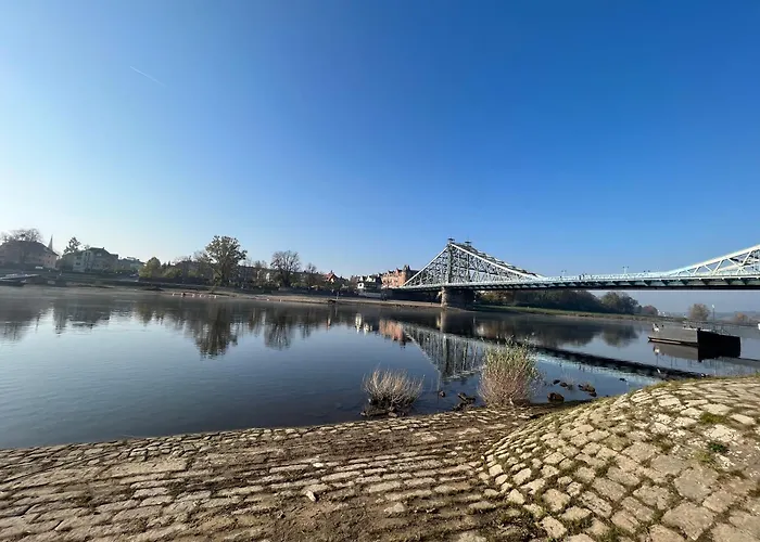 Aner7 Luxurioeses Familienapartment Fuer Bis Zu 6 Personen Mit Kleinem Heimkino Διαμέρισμα Δρέσδη