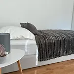Aner7 Luxuriöses Familienapartment Für Bis Zu 6 Personen Mit Kleinem Heimkino Apartment Dresden