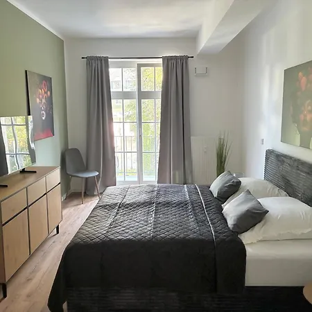 Aner 7 Luxurioeses Familienapartment Fuer Bis Zu 6 Personen Mit Kleinem Heimkino Appartement Dresde